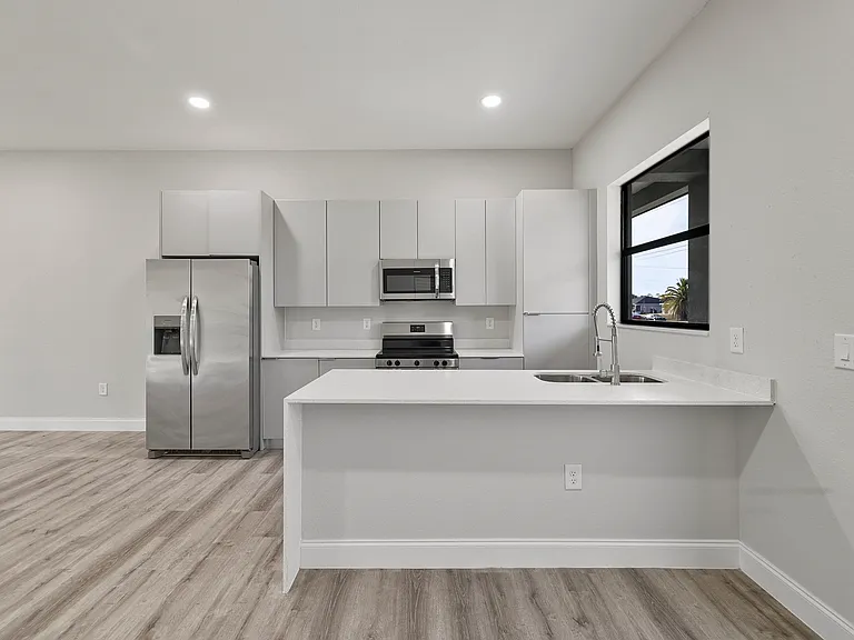 4701 Leonard Blvd S — Photo 7