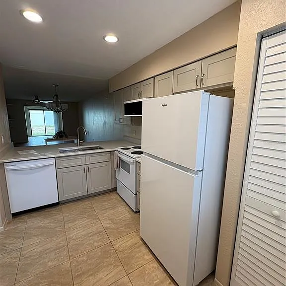 13250 Ridge Rd #1-6 — Photo 7