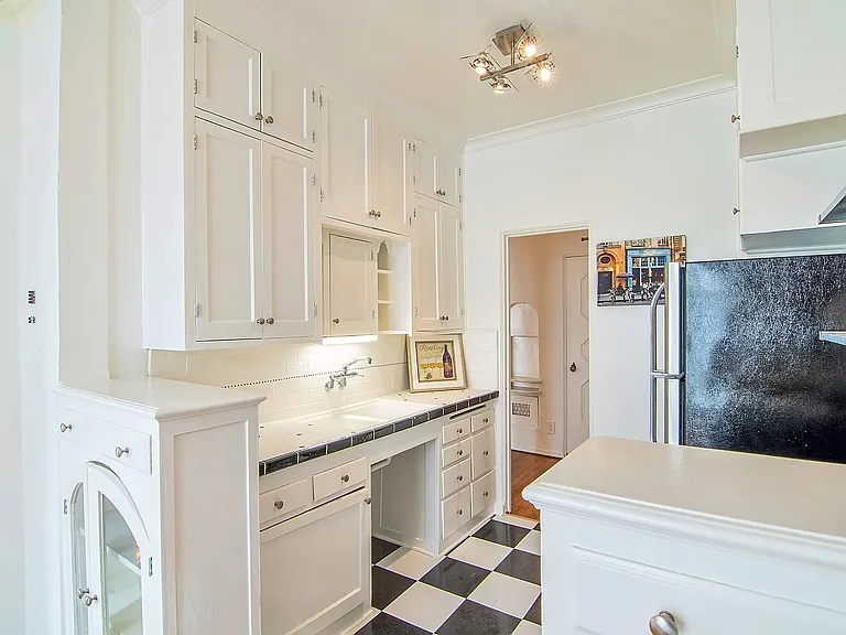 4353 W 5th St — Photo 15