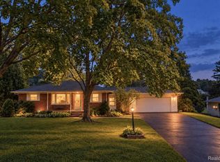 2627 Holland St, Lake Orion, MI 48360