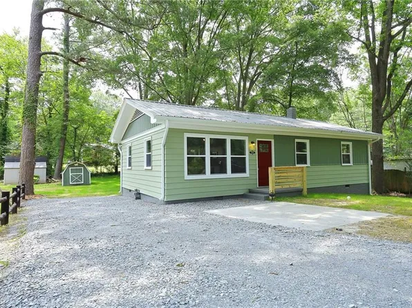 704 Bennett St, Sanford, NC 27330