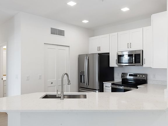2nd image of 100 Hatchett Creek Blvd #110-207