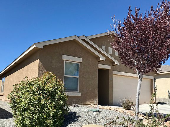 2nd image of 5805 Colfax Pl NE