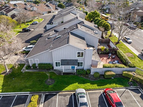 4th image of 819 Spruance Ln