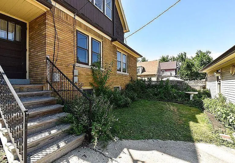 Yard, perfect for cookouts and bonfires!
