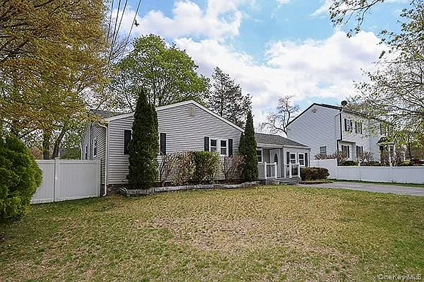 53 Huron St — Photo 3