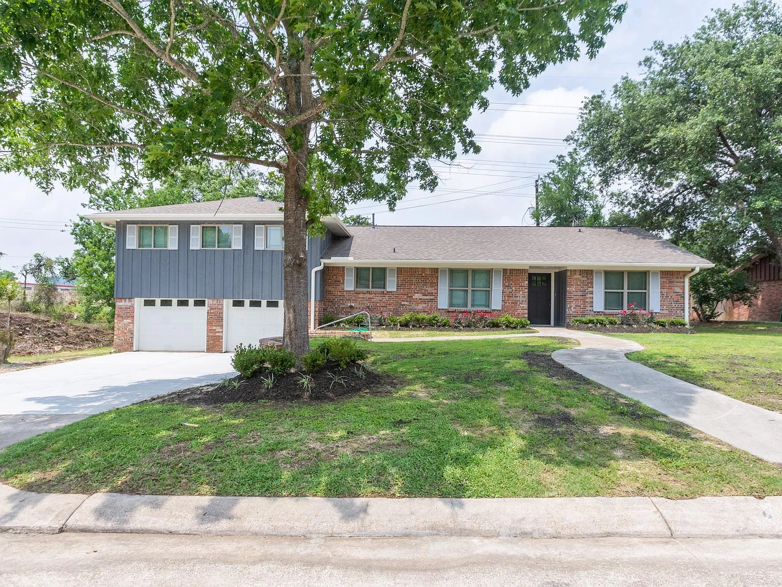 4 bed, 3.0 bath, 3362 sqft, $2,800 — Photo 1
