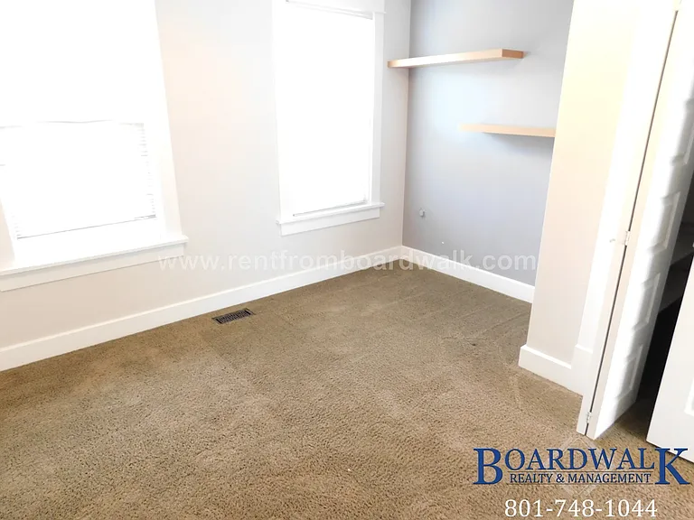 657 E Warnock Ave — Photo 23