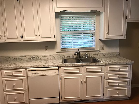 4th image of 1304 Birchwood Dr