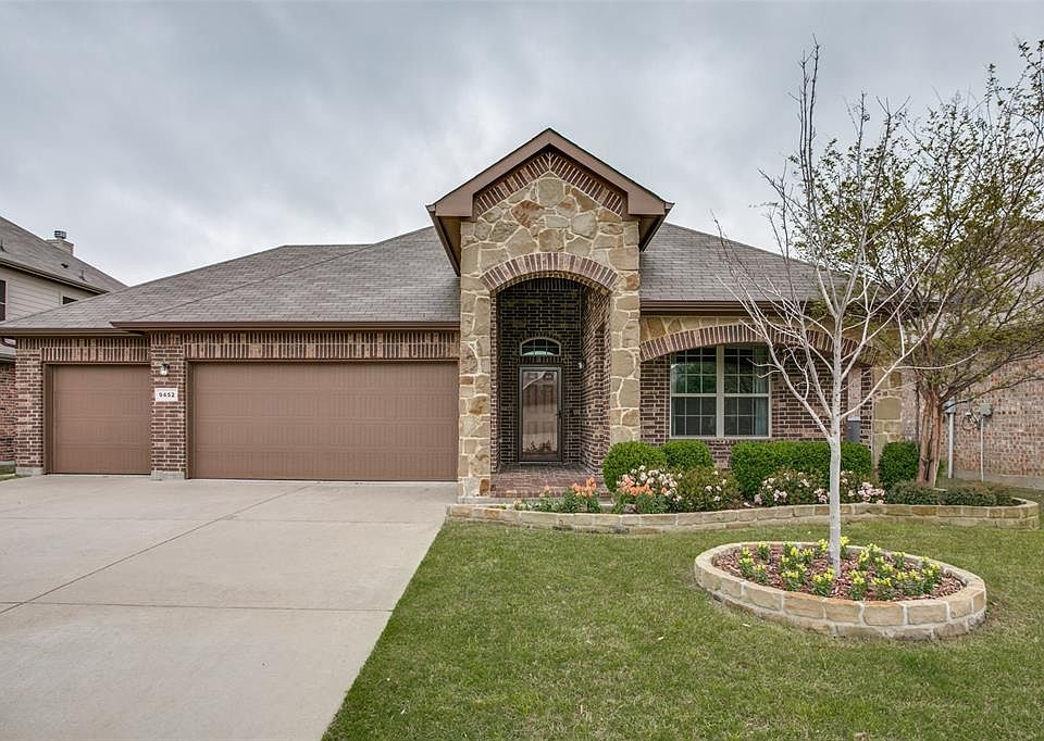 1st image of 9452 Cypress Lake Dr