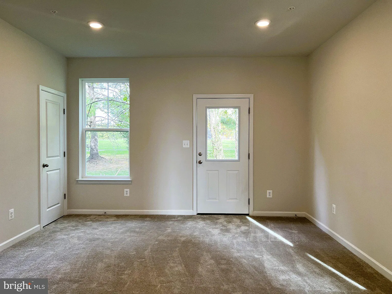 4 bed, 3.5 bath, 2340 sqft, $3,350 — Photo 3