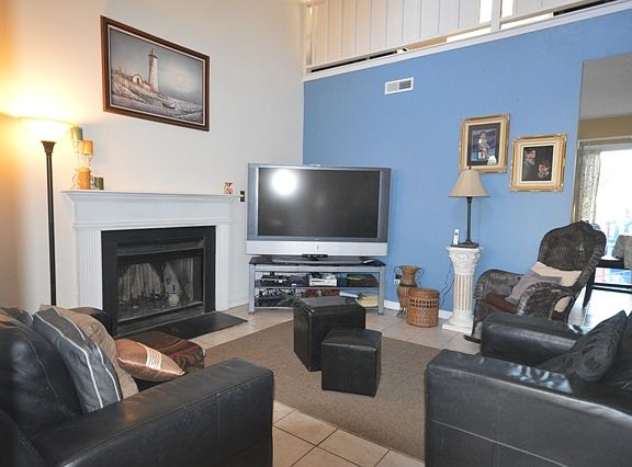 3rd image of 9620 Farmridge Ln
