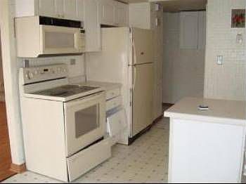 3rd image of 615 Shaw Ct