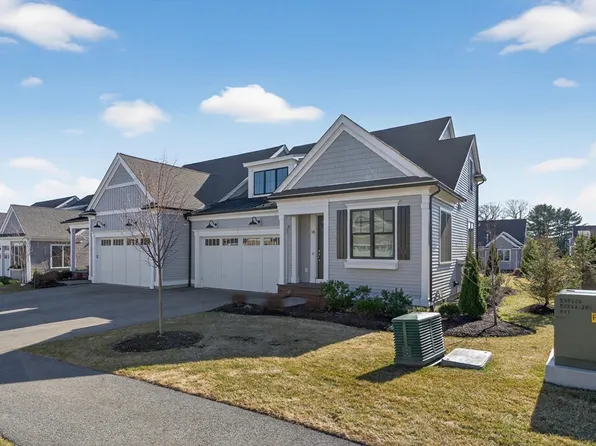 14 Callahan Dr #14, Framingham, MA 01701