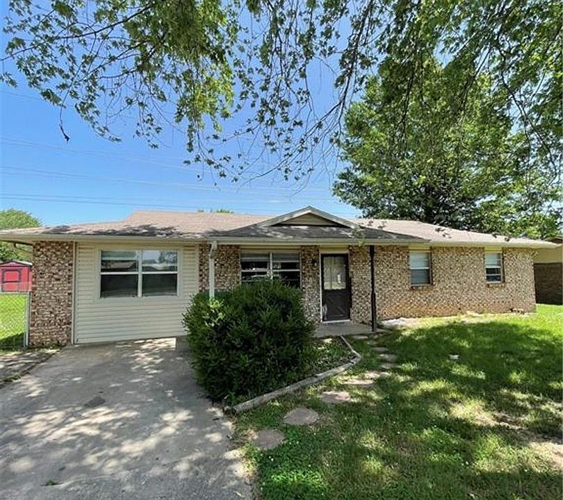 1st image of 3102 Scott Ln