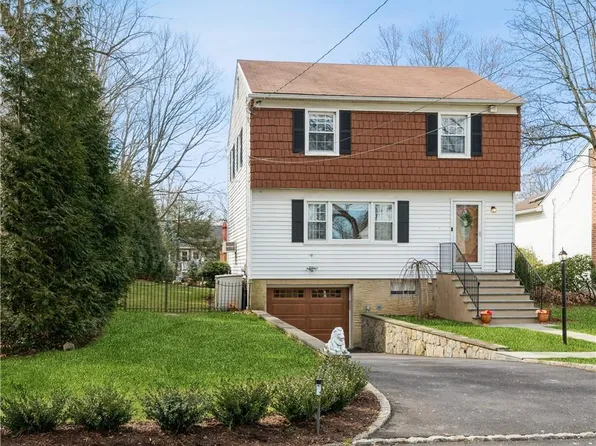 63 Mohegan Place, New Rochelle, NY 10804