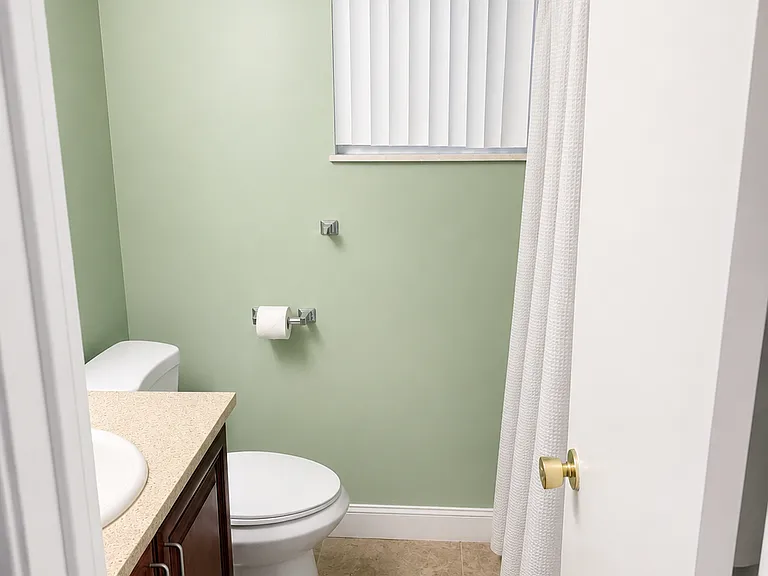 4311 Crystal Lake Dr #104 — Photo 2