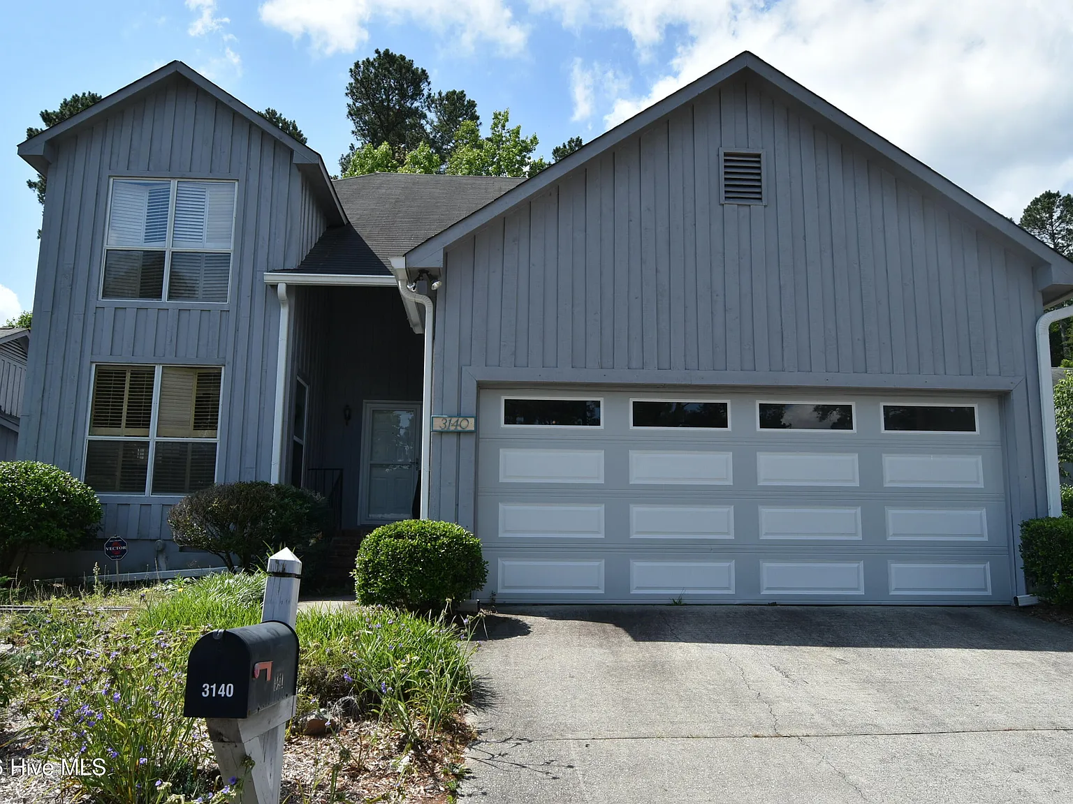 3 bed, 2.5 bath, 2514 sqft, $1,950 — Photo 1