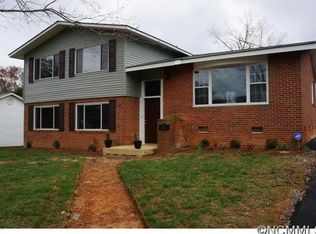 121 Castlerock Dr, Asheville, NC 28806