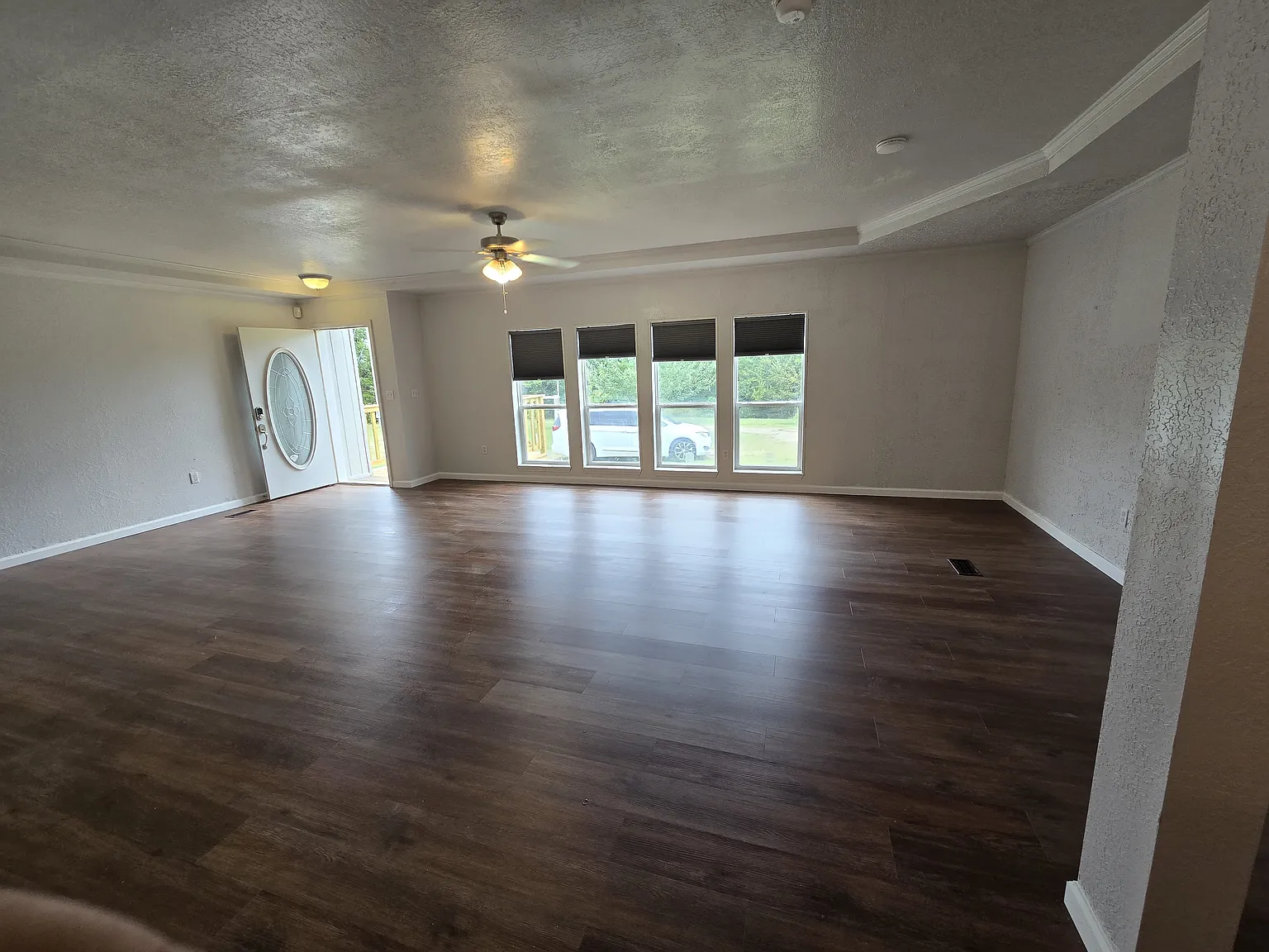 3 bed, 2044 sqft, $1,800 — Photo 3