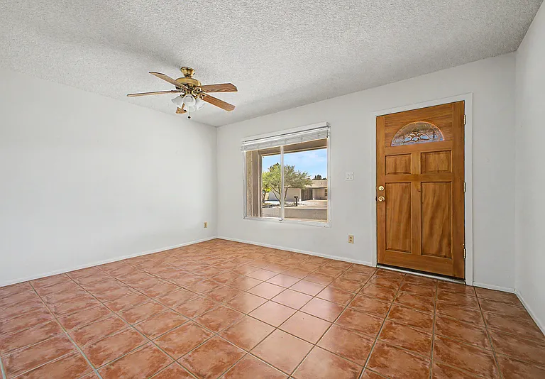 2822 E Willow Ave — Photo 7