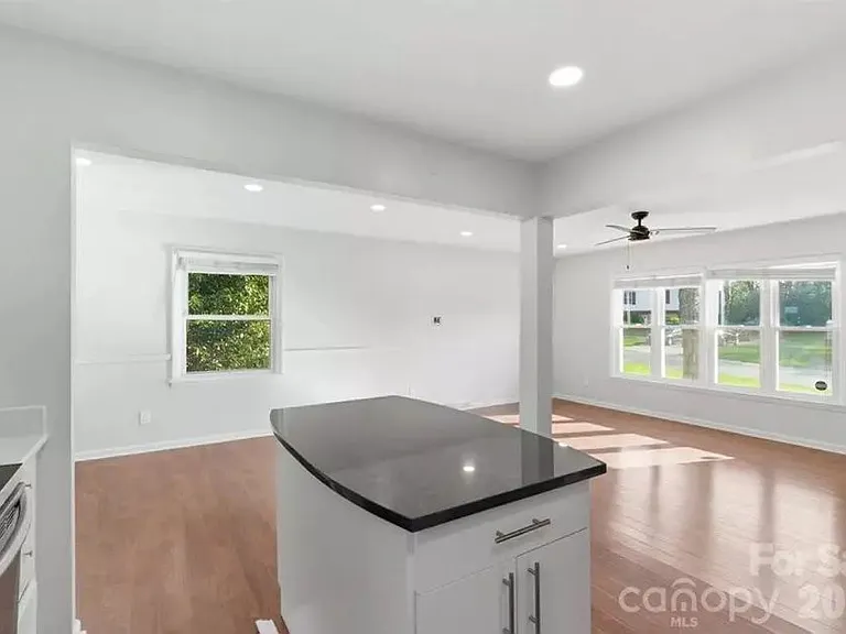 5810 Red Carriage Ln — Photo 8