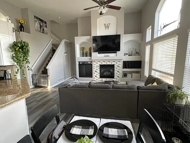 7676 Eagle Perch Ct — Photo 5