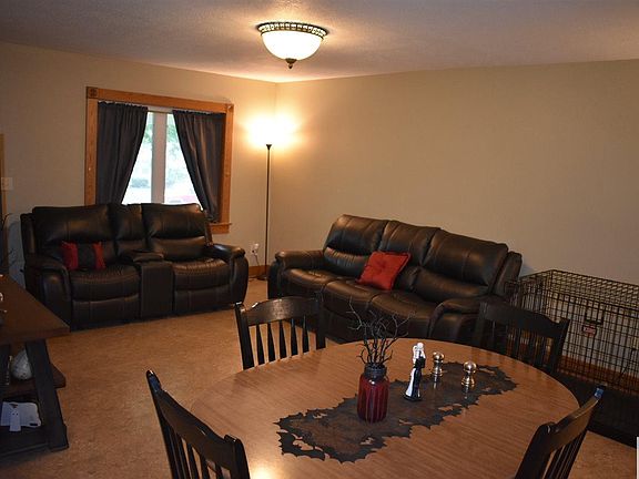 3rd image of 3416 Douglas St