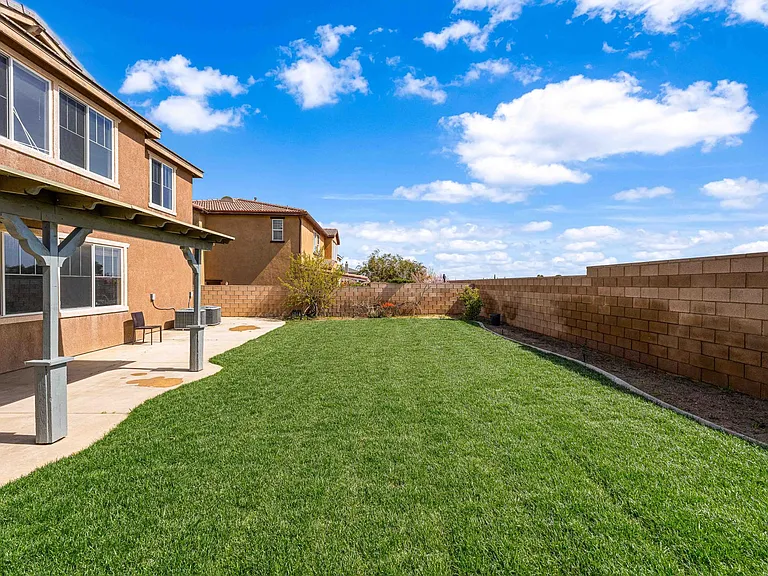 1364 Wellington Dr — Photo 34