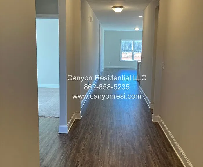 210 Pine Island Ave — Photo 5
