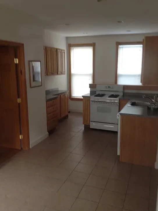 3 bed, 2.0 bath, $3,500 — Photo 2