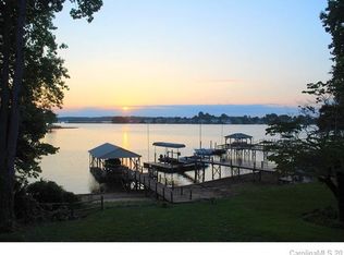 3260 Miners Cove Ct, Denver, NC 28037