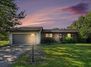 22042 Sandybrook Dr, South Bend, IN 46628