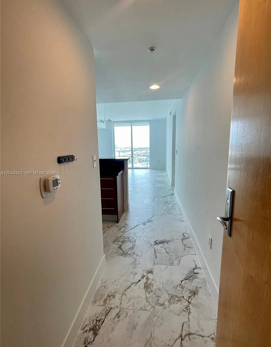 Vizcayne South Condo — Photo 3