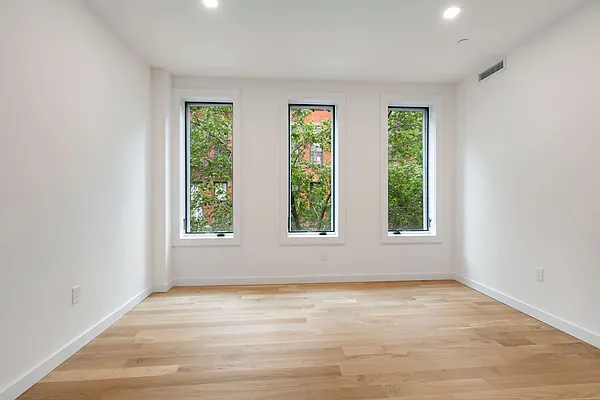 Rented by Compass | media 30