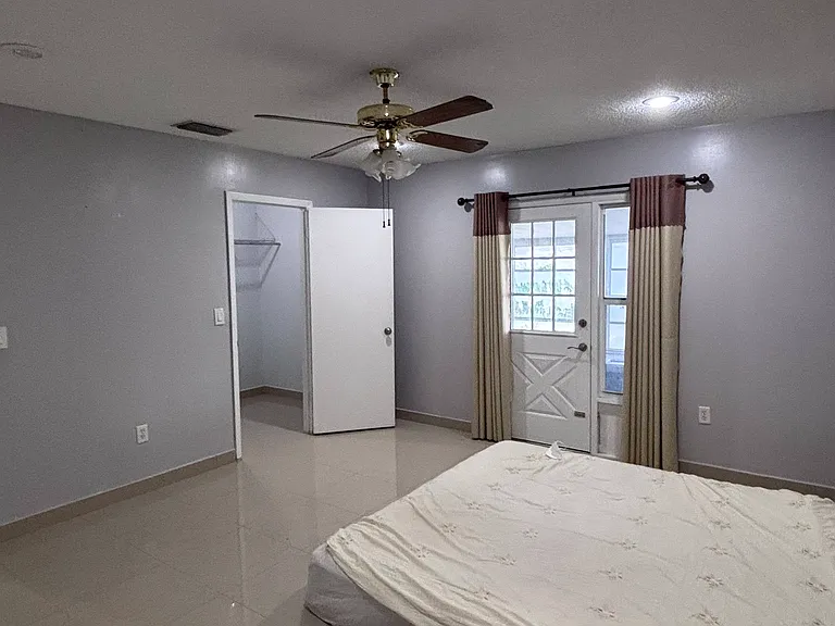 6615 N Clark Ave — Photo 10