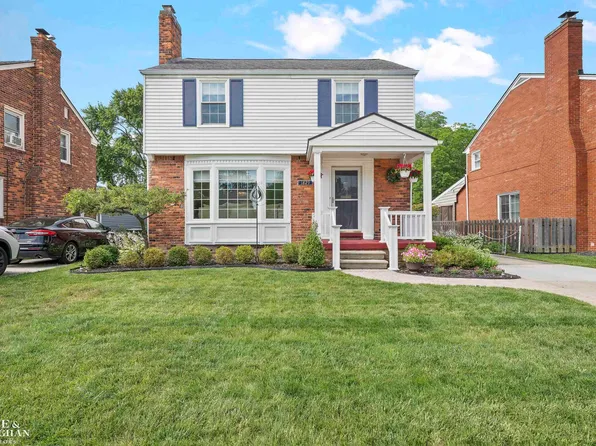 1829 Allard Ave, Grosse Pointe Woods, MI 48236