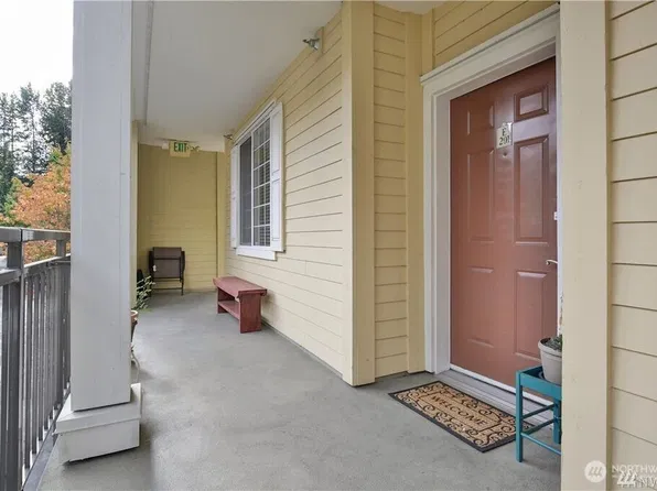 1800 NE 40th Street #E201, Renton, WA 98056