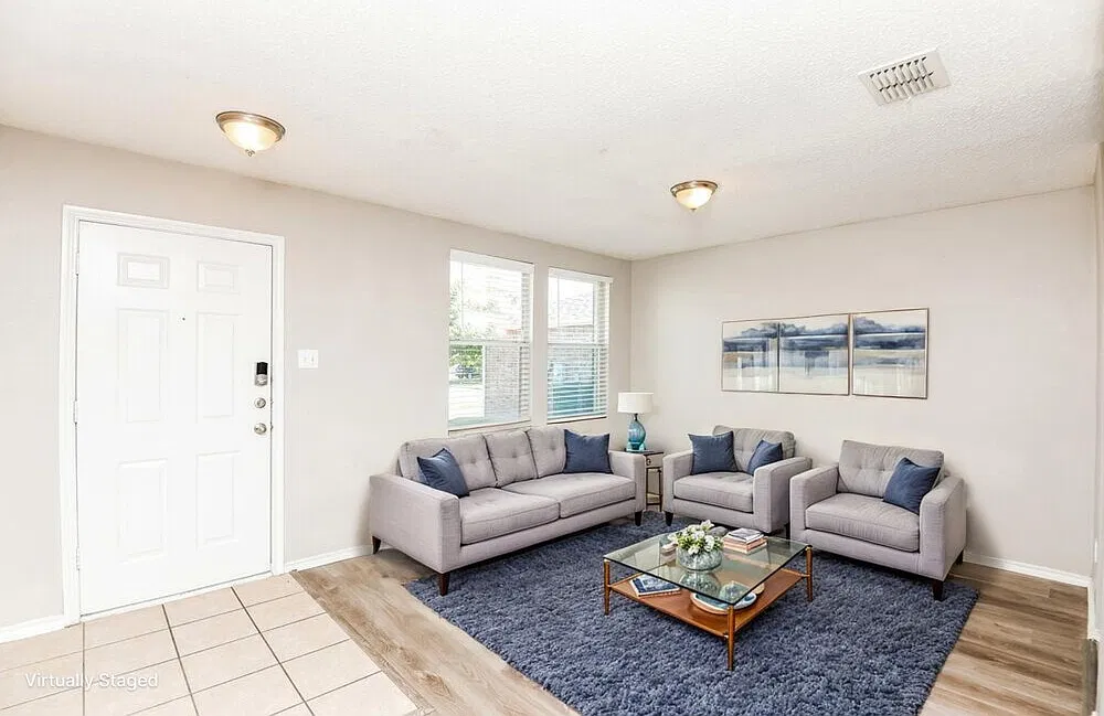 4 bed, 2.0 bath, 1979 sqft, $2,680 — Photo 3