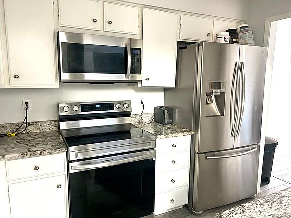 5th image of 9201 Chimney Corner Ln