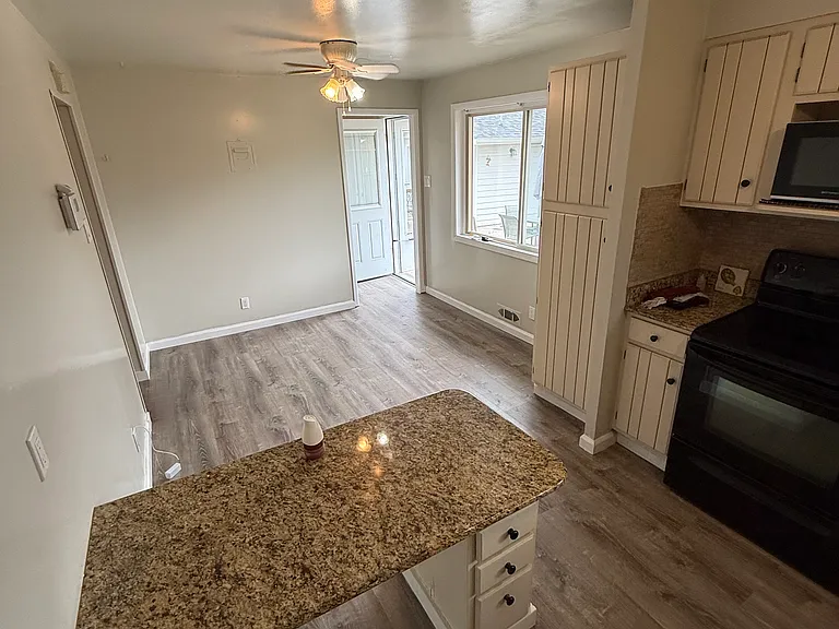 6542 Teller St — Photo 10
