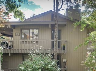 7540 SW Barnes Rd UNIT D, Portland, OR 97225