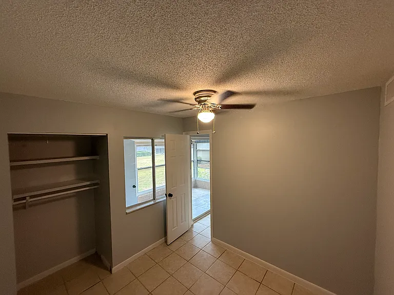 586 Bahia Cir #B — Photo 11