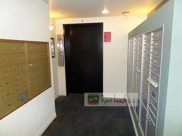 300 10th Ave #B101 — Photo 17