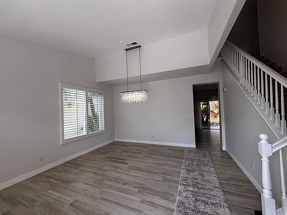 3rd image of 634 Compass Ct
