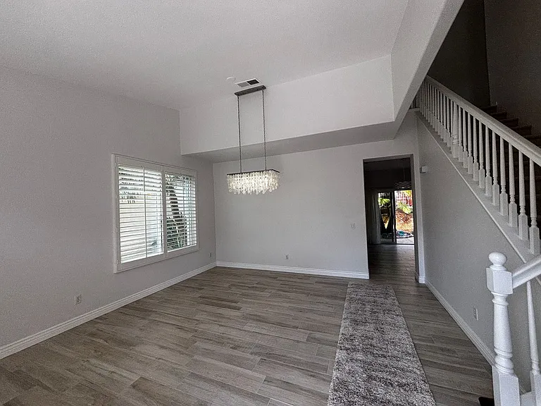 634 Compass Ct — Photo 3