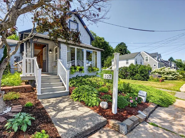 107 Ledgelawn Avenue, Bar Harbor, ME 04609