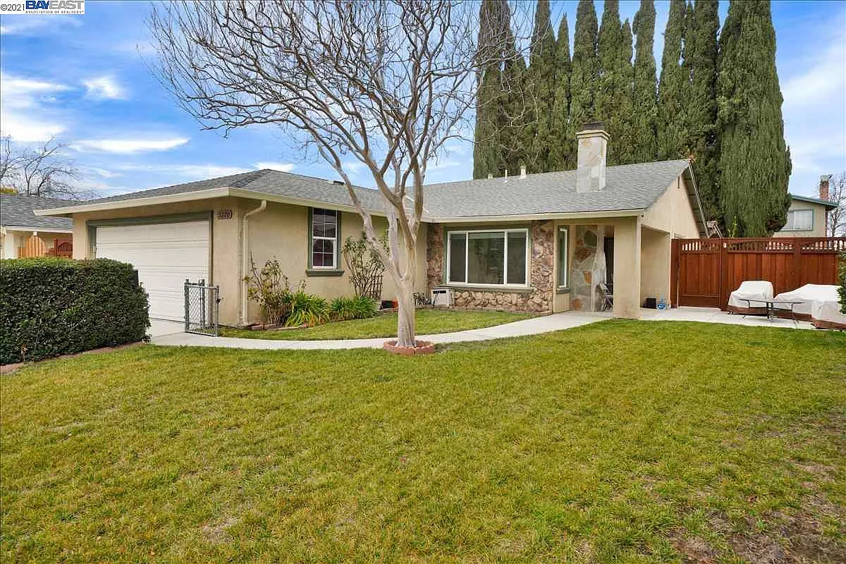 5270 Charlotte Way photo 1