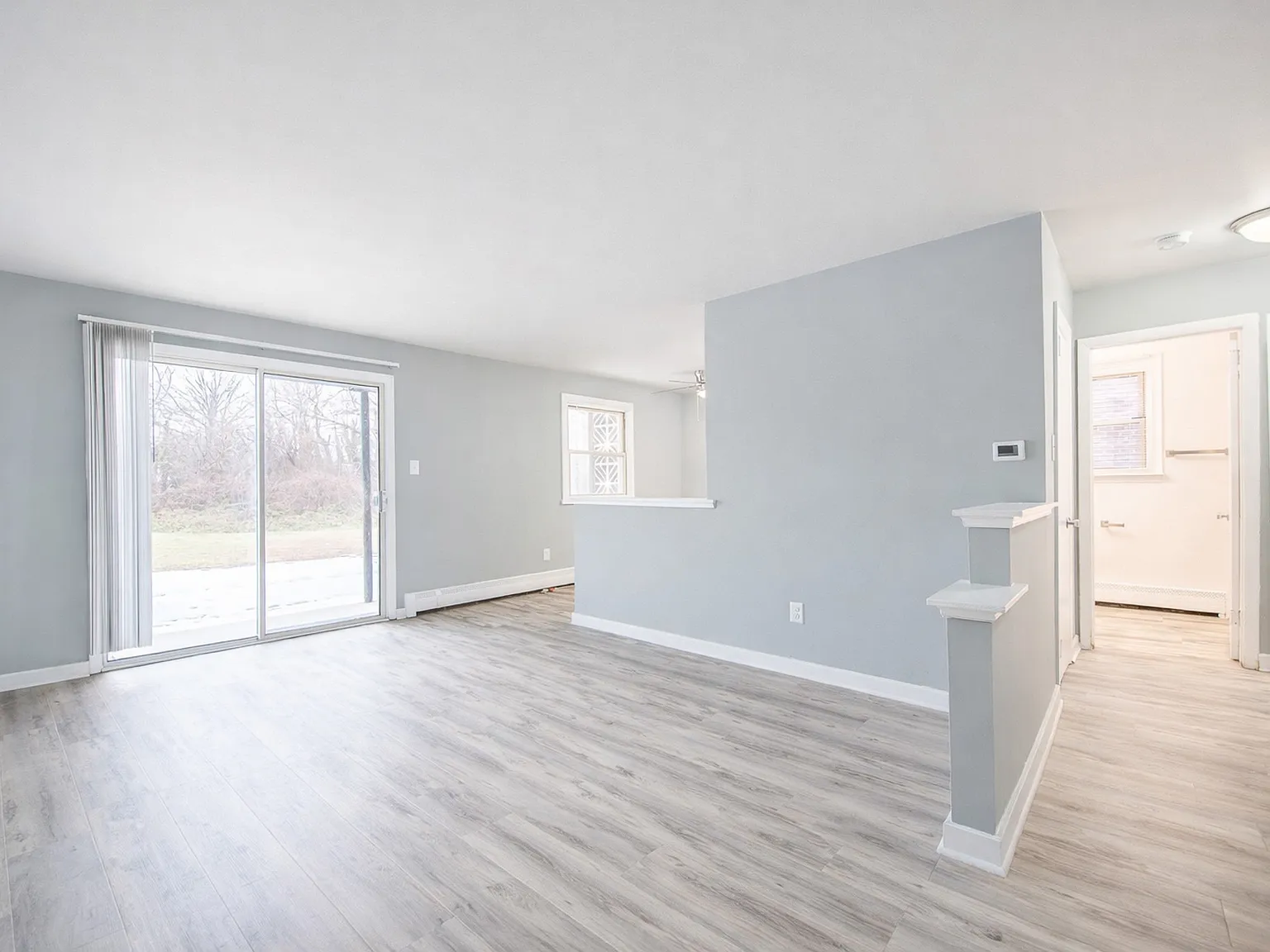 Applegate Apartments - 20 Fort Sumpter — Photo 2