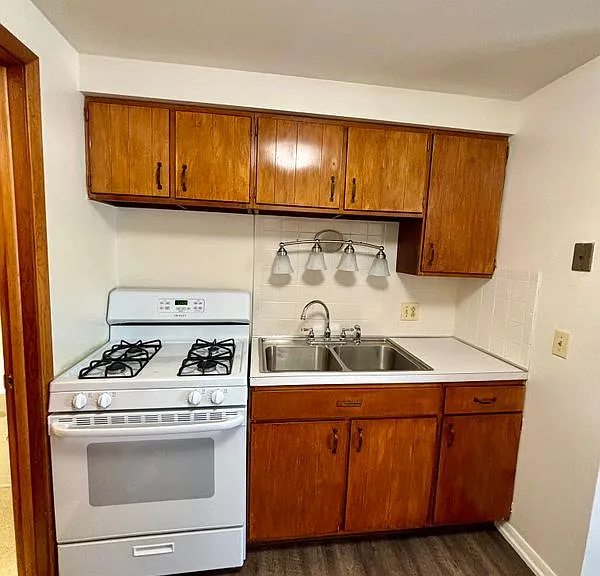 50 School St #7 — Photo 1